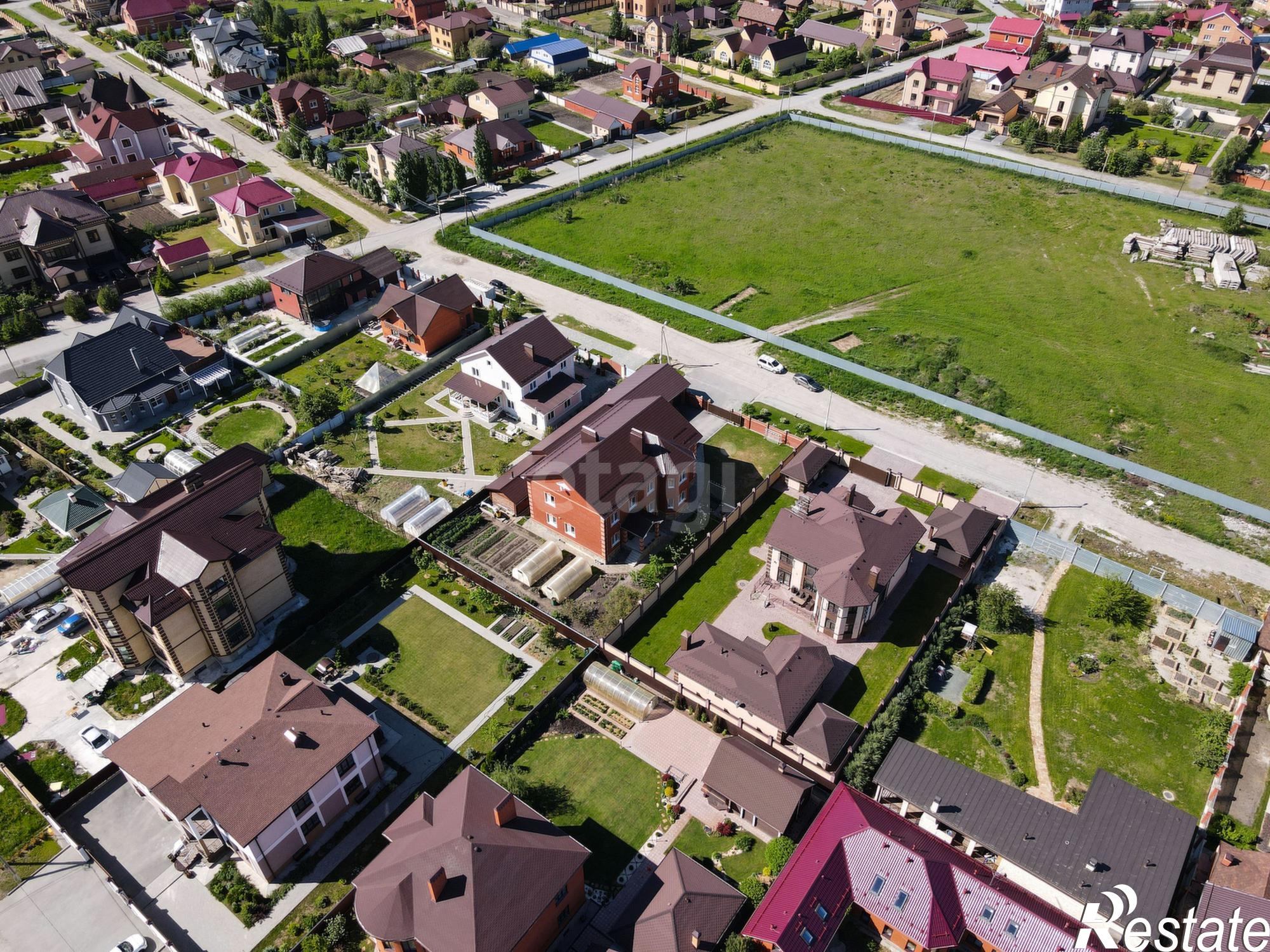 Купить дачу, дом, коттедж за 68 000 000 рублей на Строителей, 18
