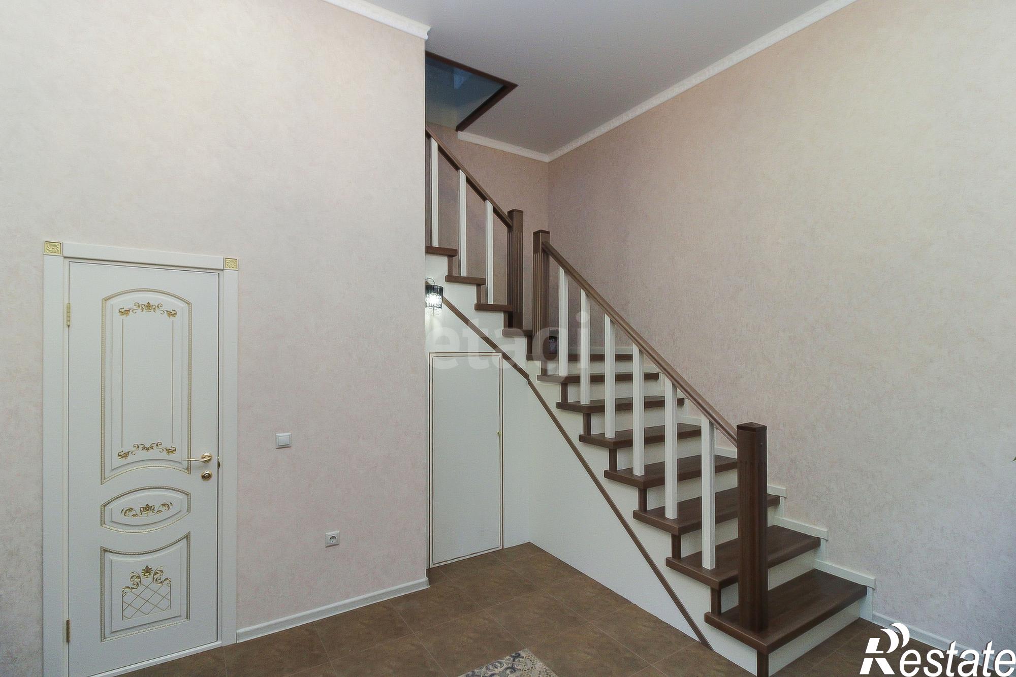 Купить дачу, дом, коттедж за 15 000 000 рублей на Выборгская,