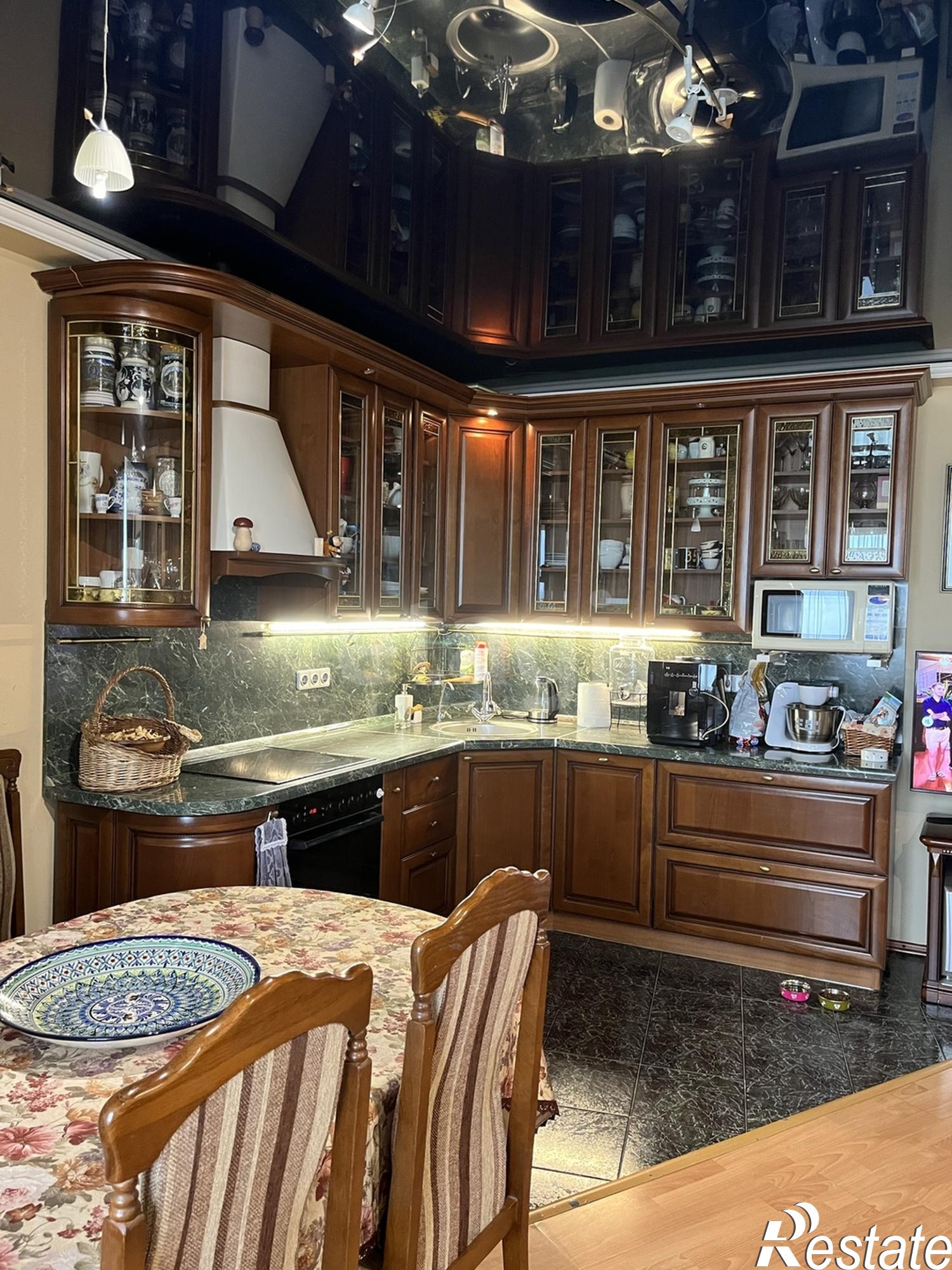 Купить квартиру за 9 300 000 рублей на Уральская, 53/1