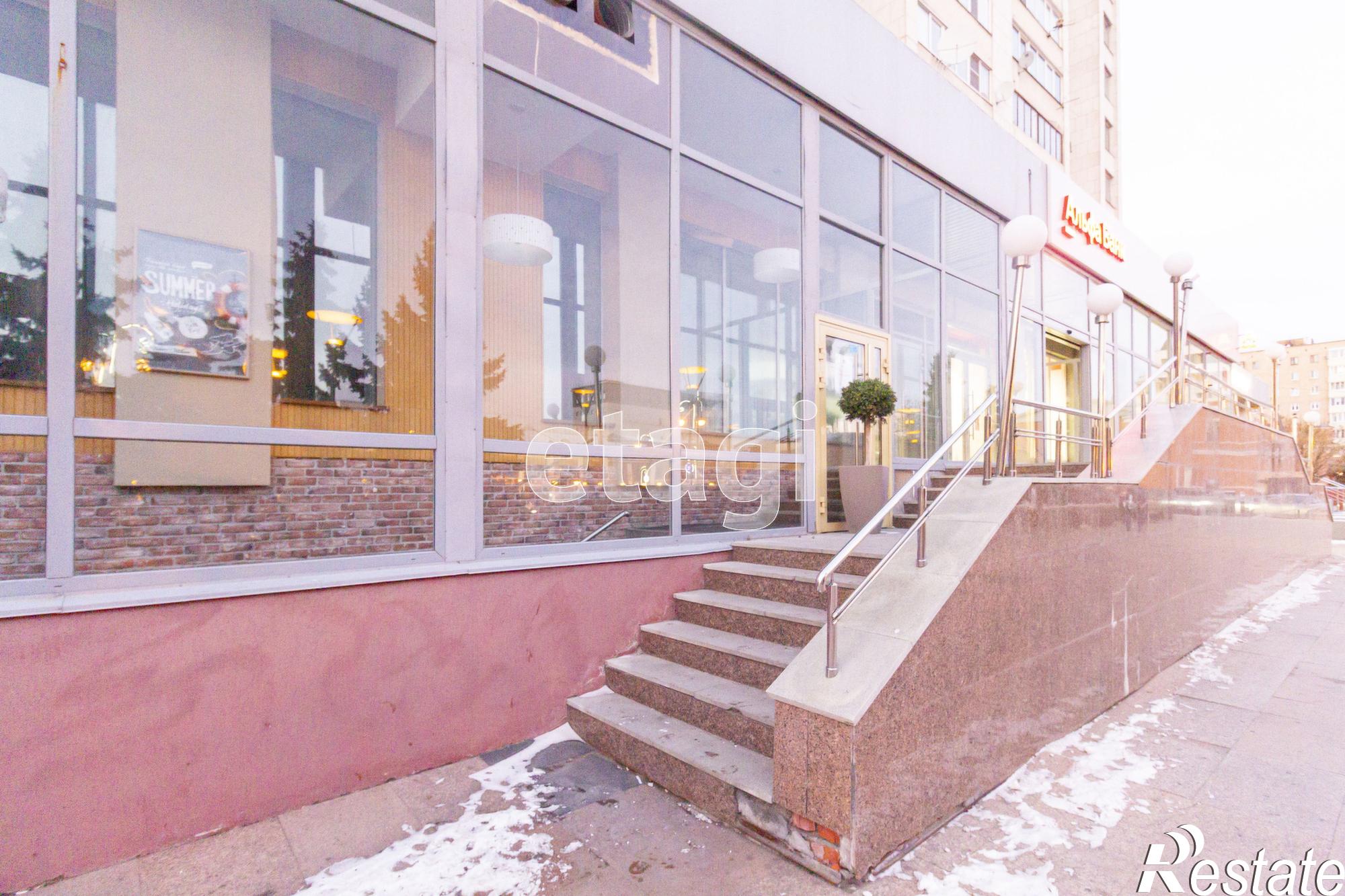 Сдать торговое помещение за 380 000 рублей на Ленина 57