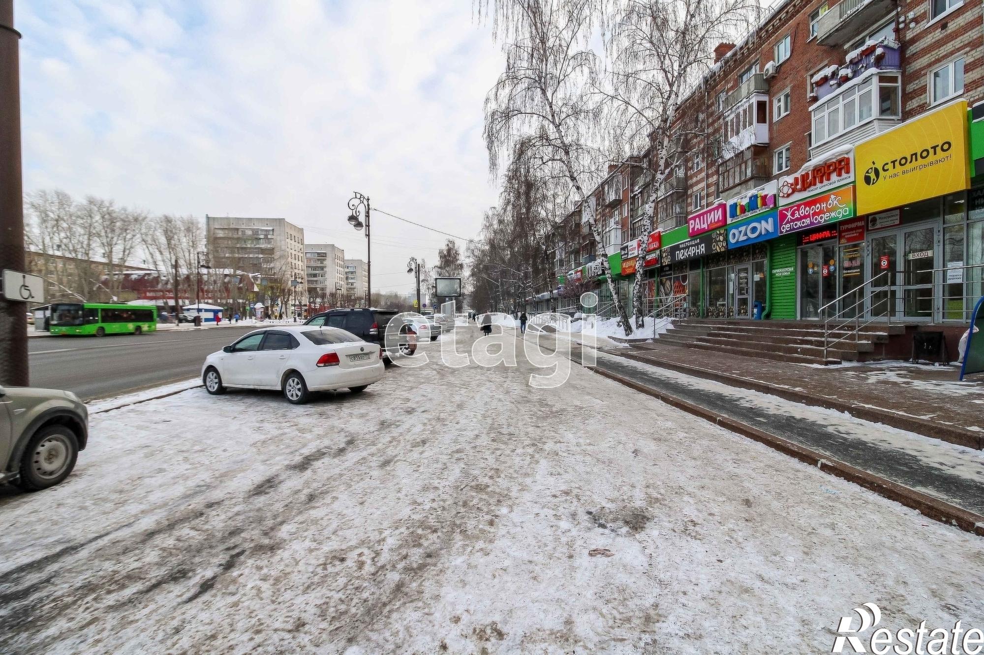 Сдать торговое помещение за 28 000 рублей на Республики 188