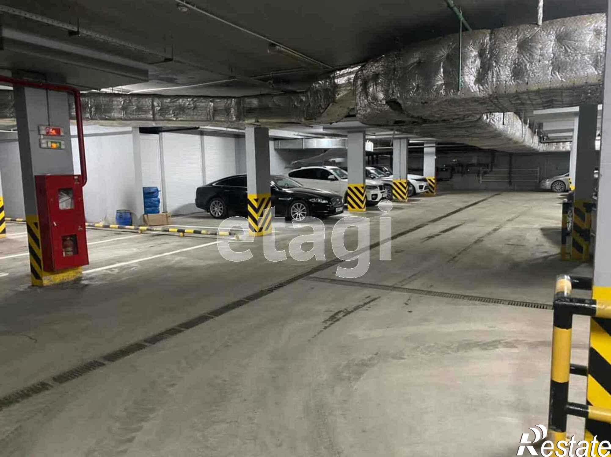 Купить гараж, место в паркинге за 835 000 рублей на Максима Горького ,