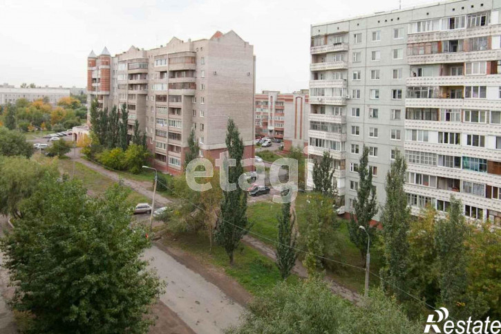 3-комн квартира Стальского, 9