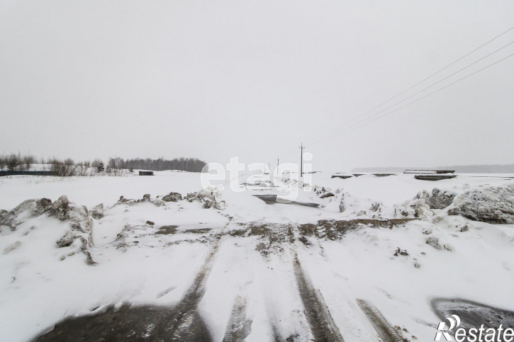 Земельный участок в 4 км. северо-западнее с.Горьковка и в 5 км. севернее ст.Подъем