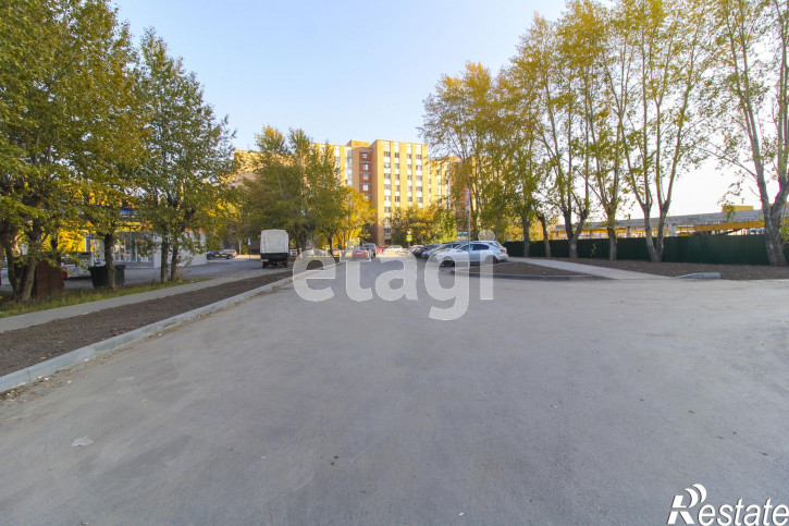 Помещение свободного назначения Республики 204/10