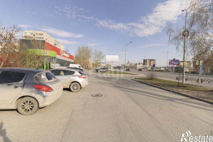 Торговое помещение Республики 215а