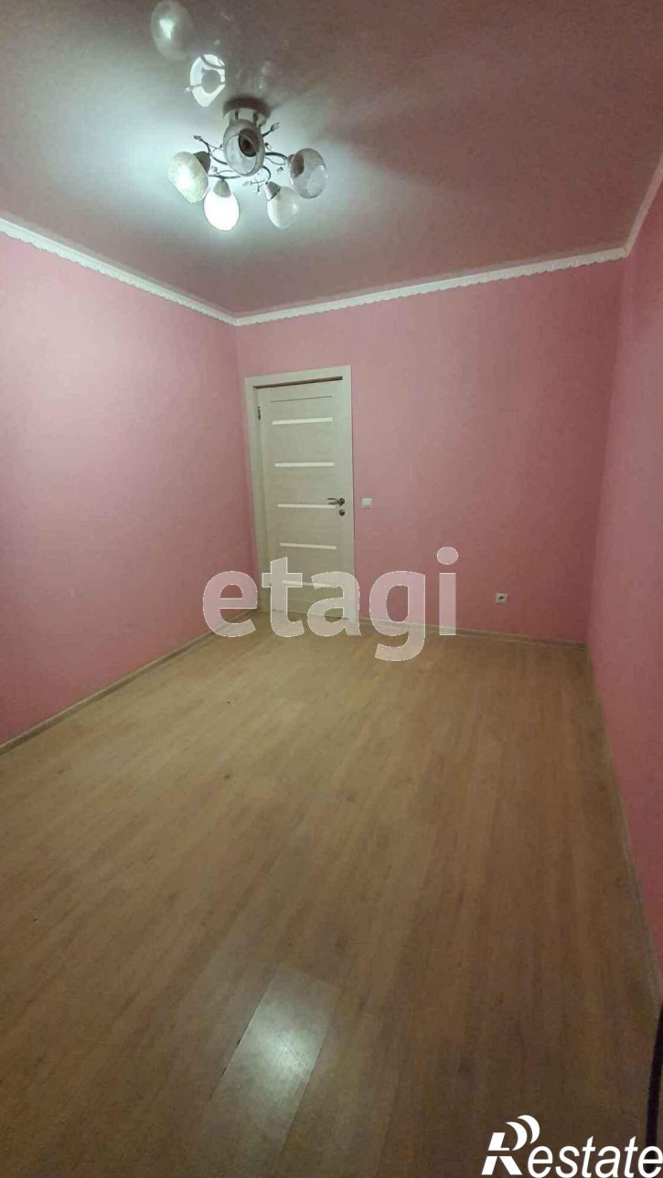 3-комн квартира Урожайная, 2а
