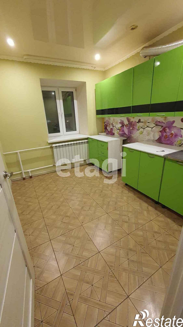 3-комн квартира Урожайная, 2а