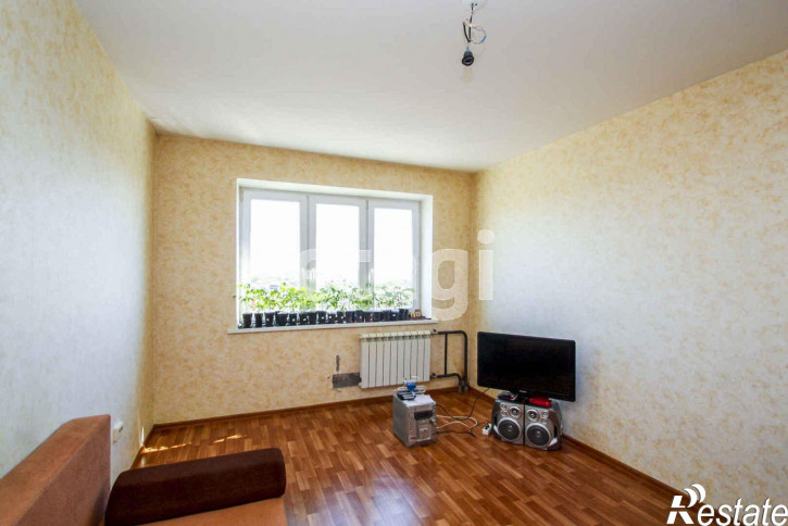 2-комн квартира Западносибирская, 22