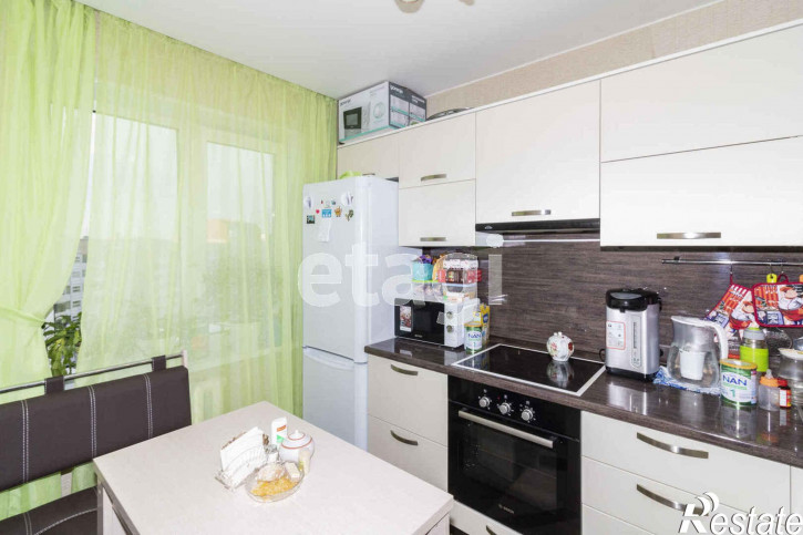 3-комн квартира Народная, 8