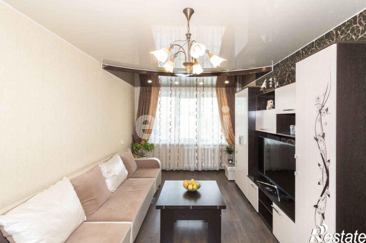 3-комн квартира Народная, 8