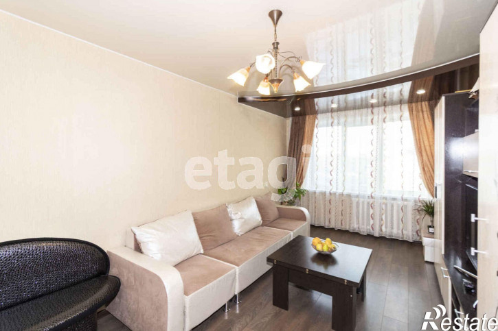 3-комн квартира Народная, 8