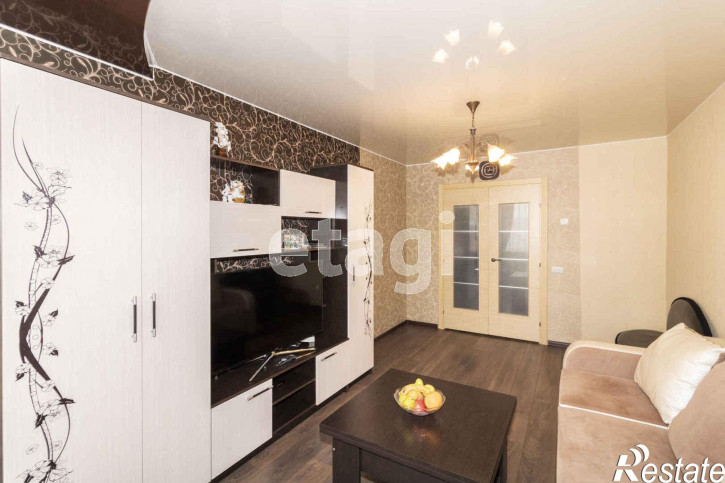 3-комн квартира Народная, 8