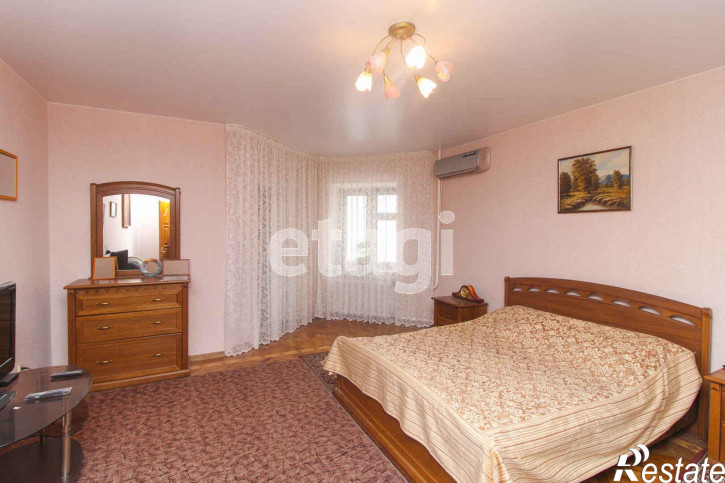 3-комн квартира Малыгина, 56