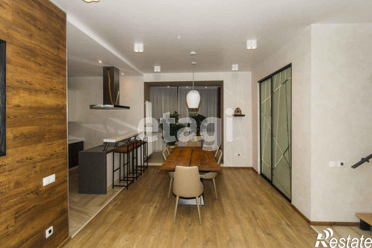6-комн квартира Степана Халтурина, 8