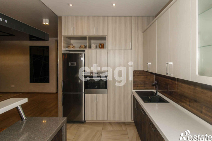 6-комн квартира Степана Халтурина, 8