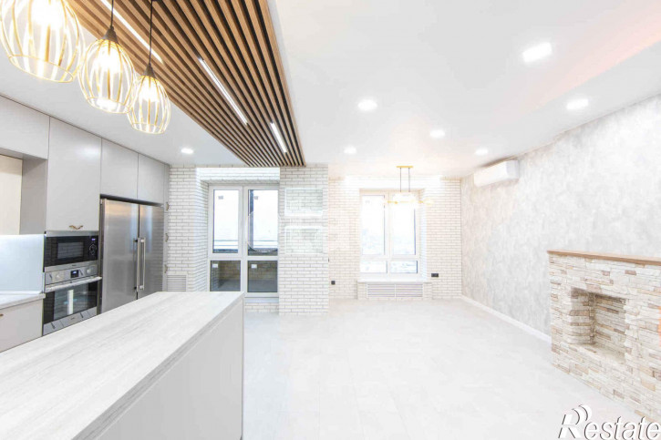 3-комн квартира Мельникайте, 30