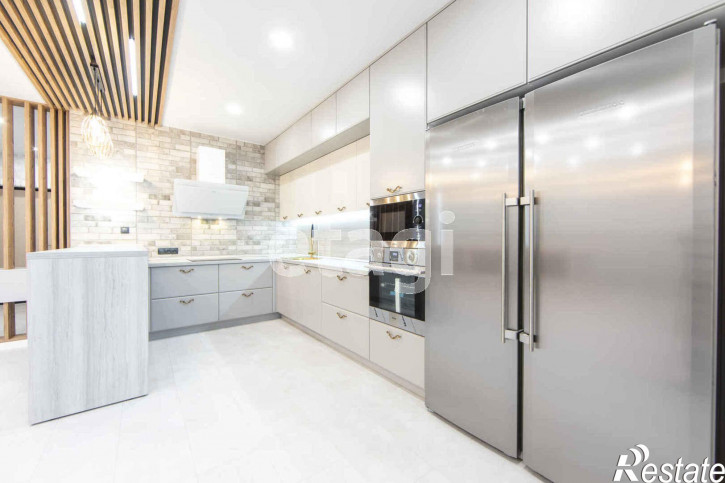 3-комн квартира Мельникайте, 30