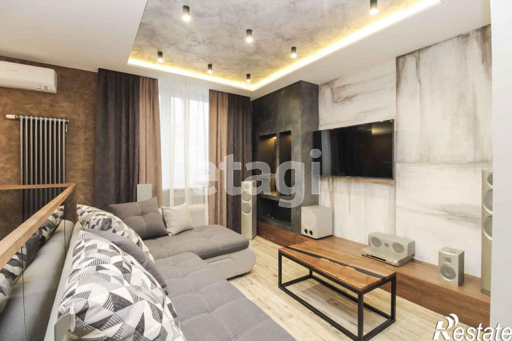 2-комн квартира Газовиков, 79