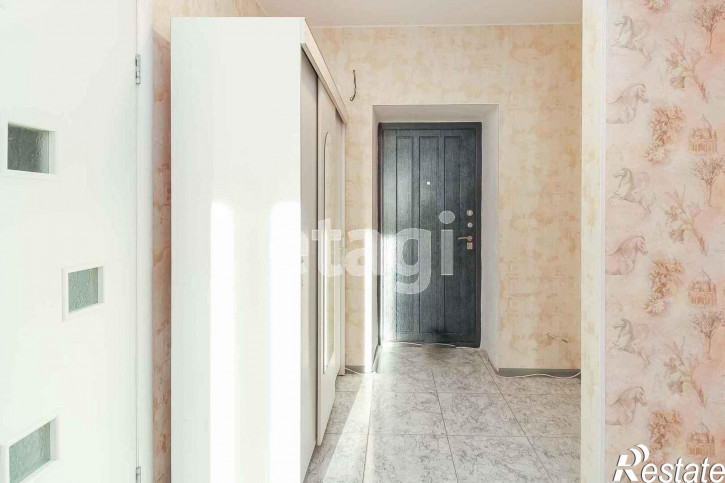 1-комн квартира Революции, 228