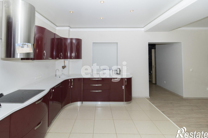 4-комн квартира Малиновского, 8