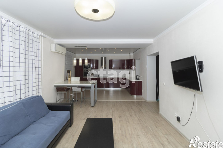 4-комн квартира Малиновского, 8