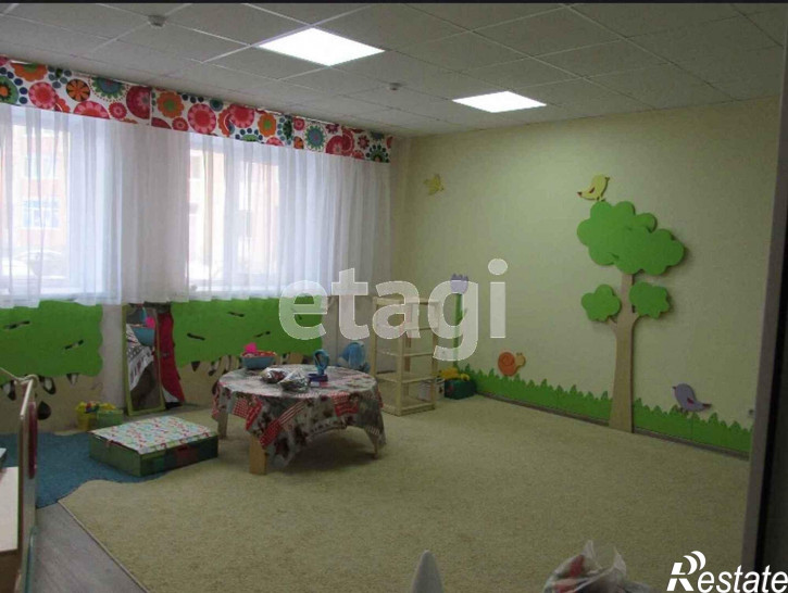 3-комн квартира Депутатская, 80