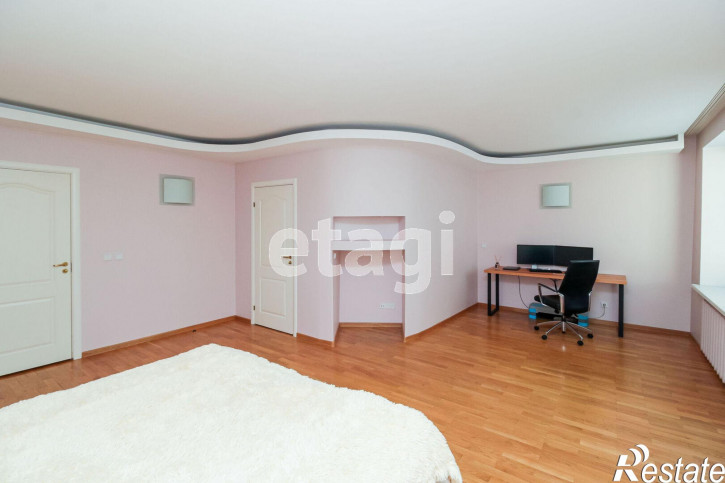 4-комн квартира Шиллера, 46