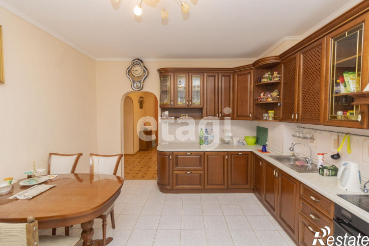 6-комн квартира Свердлова, 35