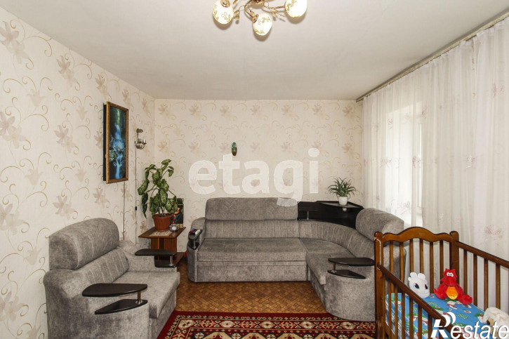 4-комн квартира Демьяна Бедного, 83