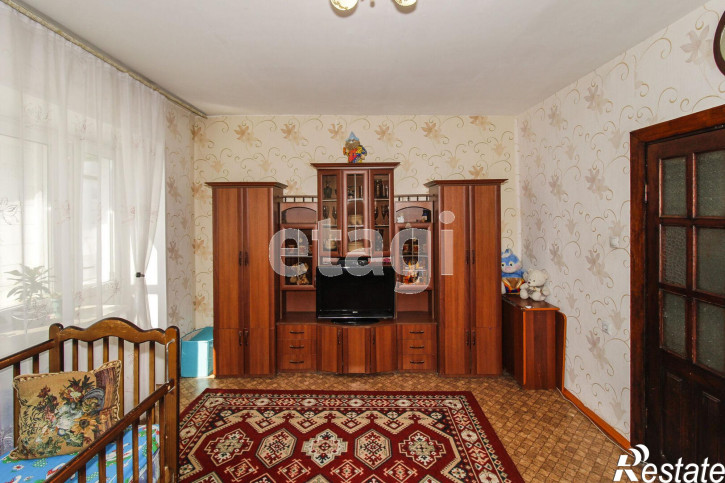 4-комн квартира Демьяна Бедного, 83