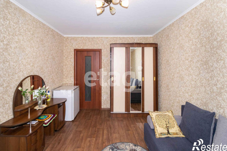 3-комн квартира Домостроителей, 8