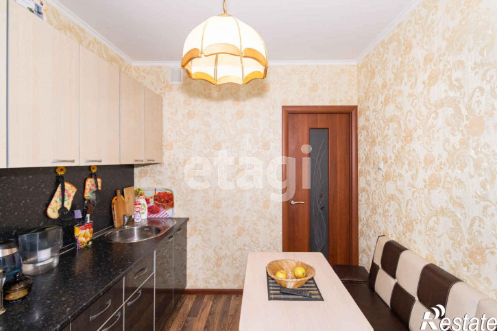 3-комн квартира Домостроителей, 8