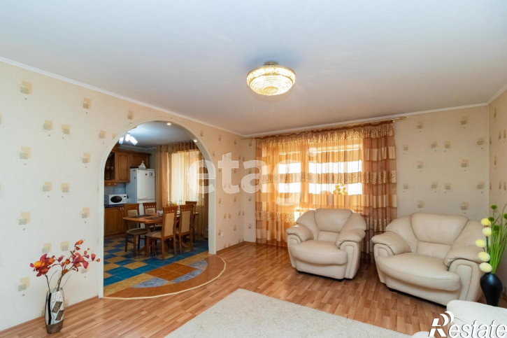 4-комн квартира Депутатская, 80/1