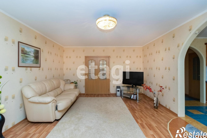 4-комн квартира Депутатская, 80/1