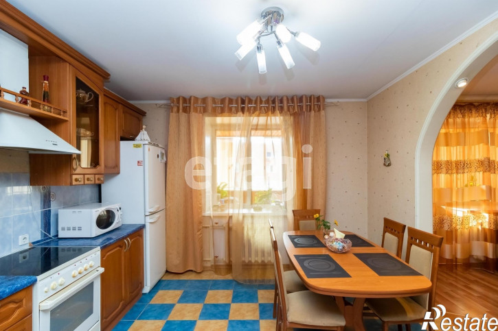 4-комн квартира Депутатская, 80/1