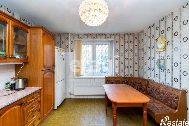 3-комн квартира Мельникайте, 122