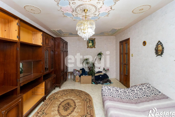 3-комн квартира Мельникайте, 122