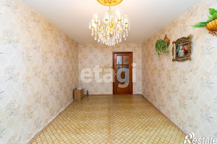 3-комн квартира Мельникайте, 122