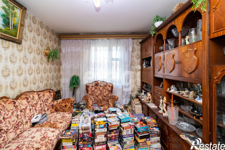 3-комн квартира Мельникайте, 122