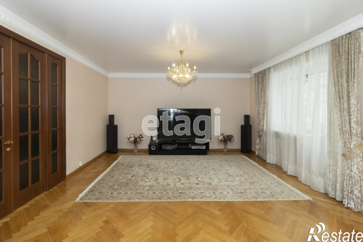 4-комн квартира Грибоедова, 15