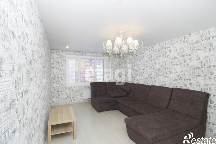 3-комн квартира Созидателей, 3