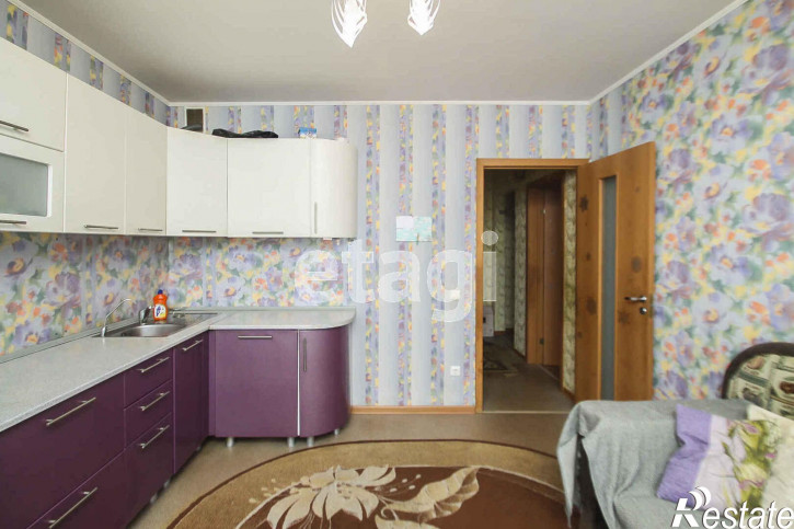 3-комн квартира Энергостроителей, 23