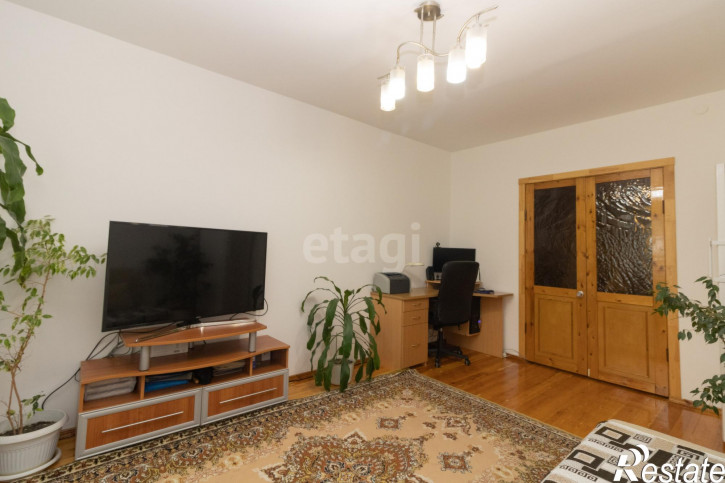 3-комн квартира Домостроителей, 6а