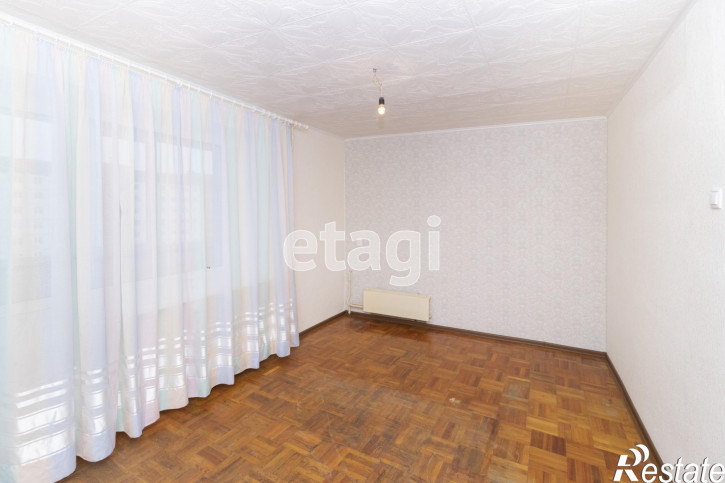 3-комн квартира Домостроителей, 4а