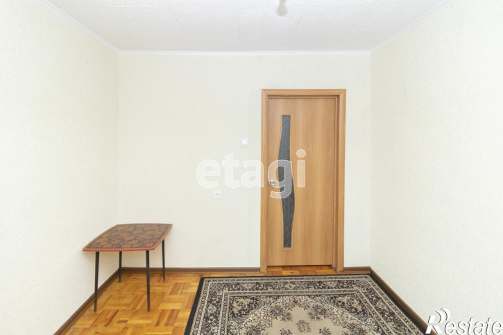 3-комн квартира Домостроителей, 4а