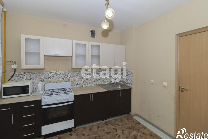 2-комн квартира Малиновского, 6