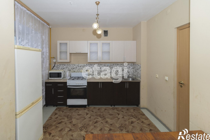2-комн квартира Малиновского, 6
