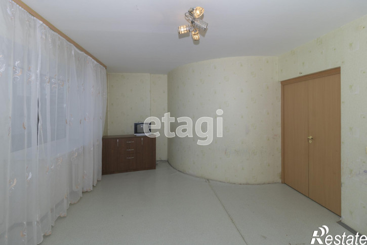2-комн квартира Малиновского, 6