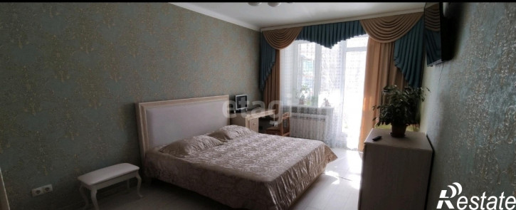4-комн квартира Мурманская, 65